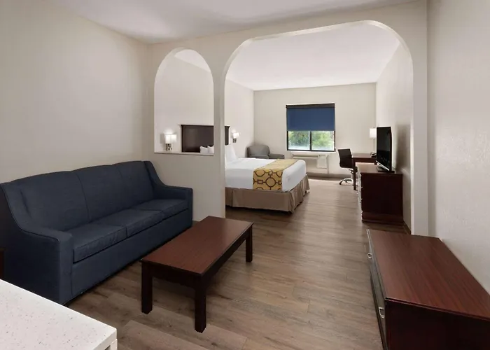 Baymont By Wyndham Houston Brookhollow