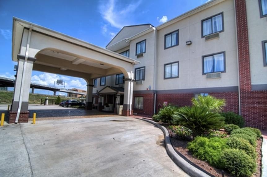 Baymont By Wyndham Brookhollow 2*