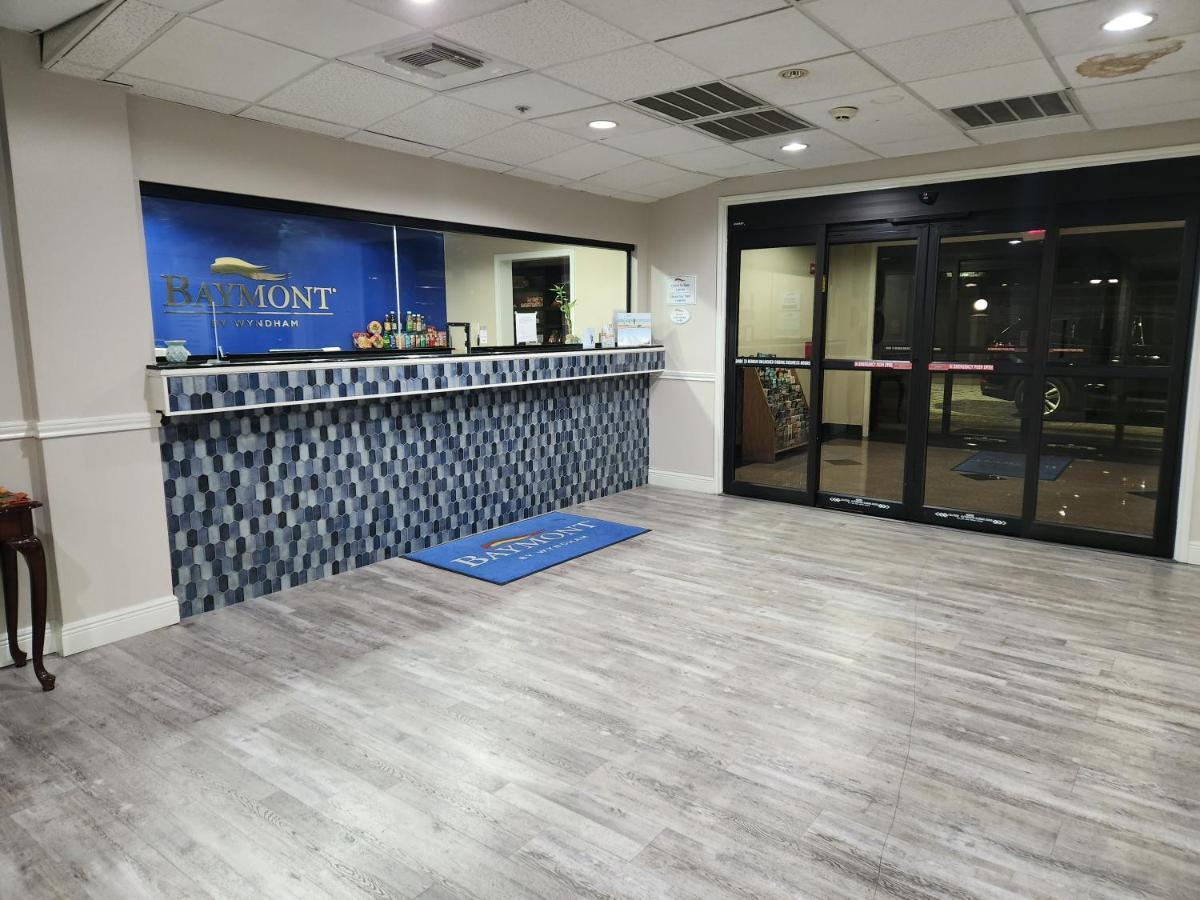 Baymont By Wyndham Brookhollow 2*